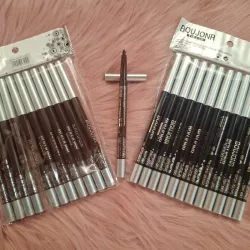 Lápiz delineador ojos y labios