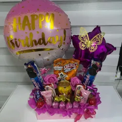 Cesta con confituras variadas