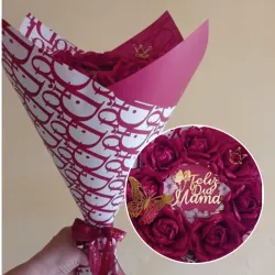 Ramo de rosas eternas 🥰Cristian Dior