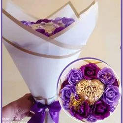 Ramo de rosas eternas 💜y bombones 🍫