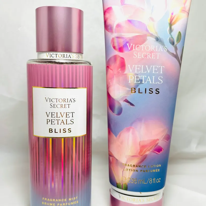 Velvet Petal Bliss Juego Colonia y Locion 