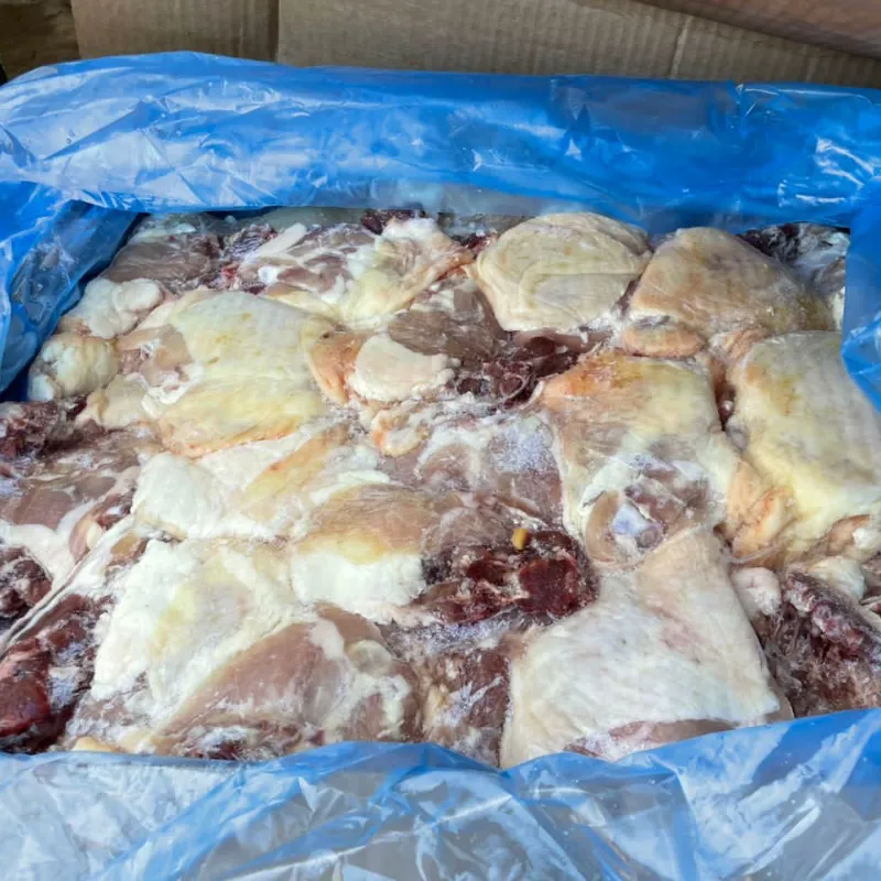 Cajas de pollo 40 libras de contramuslo $30 USD 