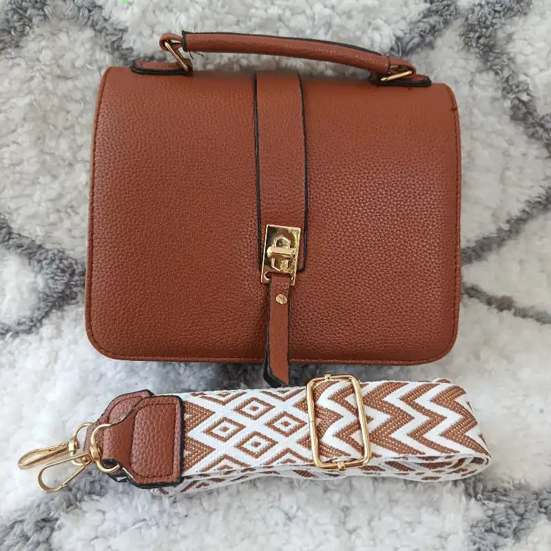 Cartera carmelita 10 USD 