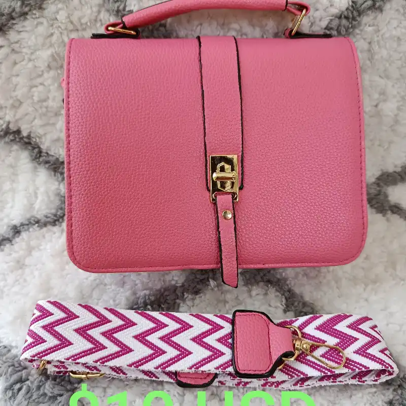 Carteras  rosa fucsia 10 USD 