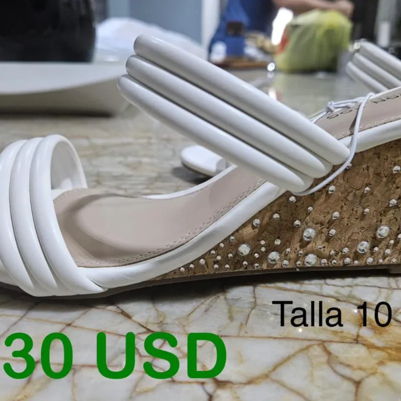 Lindas plataformas de mujer 
