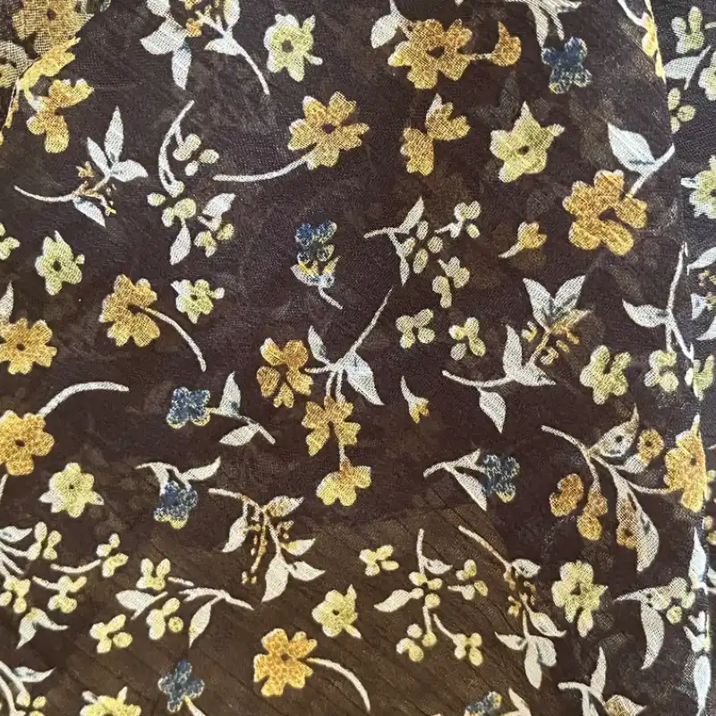Tela estampada de flores carmelita