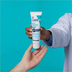 CeraVe Crema limpiadora espumosa para el acné (150ml)