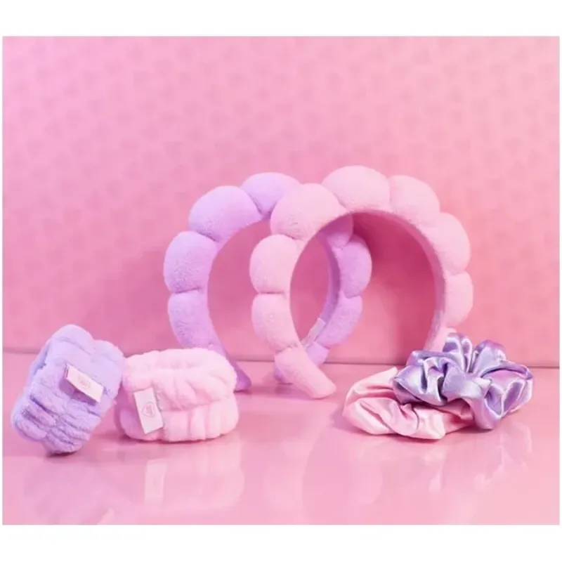 Set de Accesorios (4 piezas ) Diadema , muñequeras y felpa de satén para el cabello 