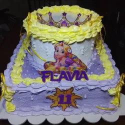 Cake de 2 pisos Cuadrada la base , 2do piso redondo