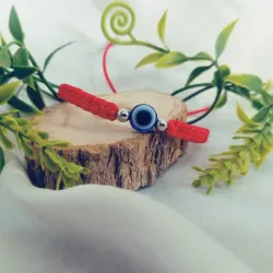 Pulsera roja tejida con ojo turco azul 💙