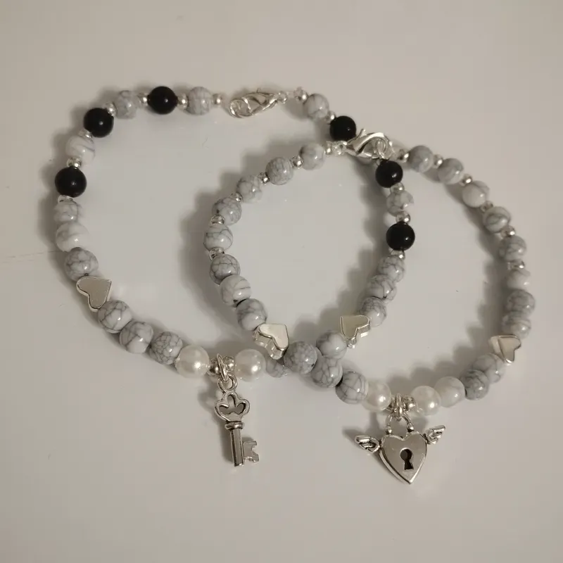 Pulseras de pareja , llave y corazón en piedras craqueladas con cierre 🤍🤍