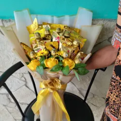 🍫💐Ramo de flores y confituras 💐🍬