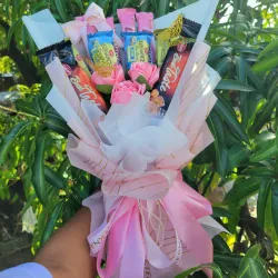 Ramos de flores y confrituras 💐🍫🍬