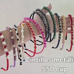 Cintillos metálicos.🦪