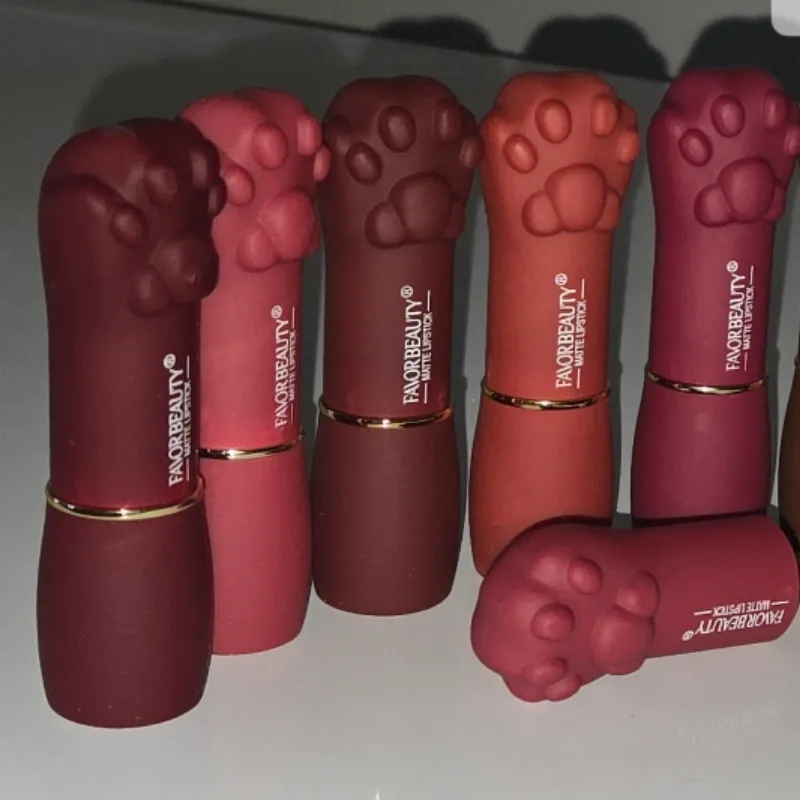 Creyón labial.🤎