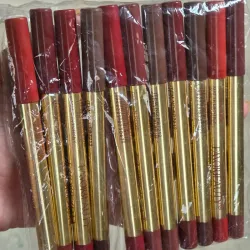 Delineador de labios.🙂‍↕️