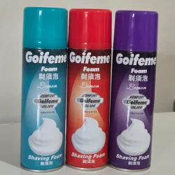Espuma para afeitar.