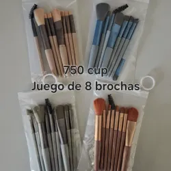 Set de 8 brochas.🌼