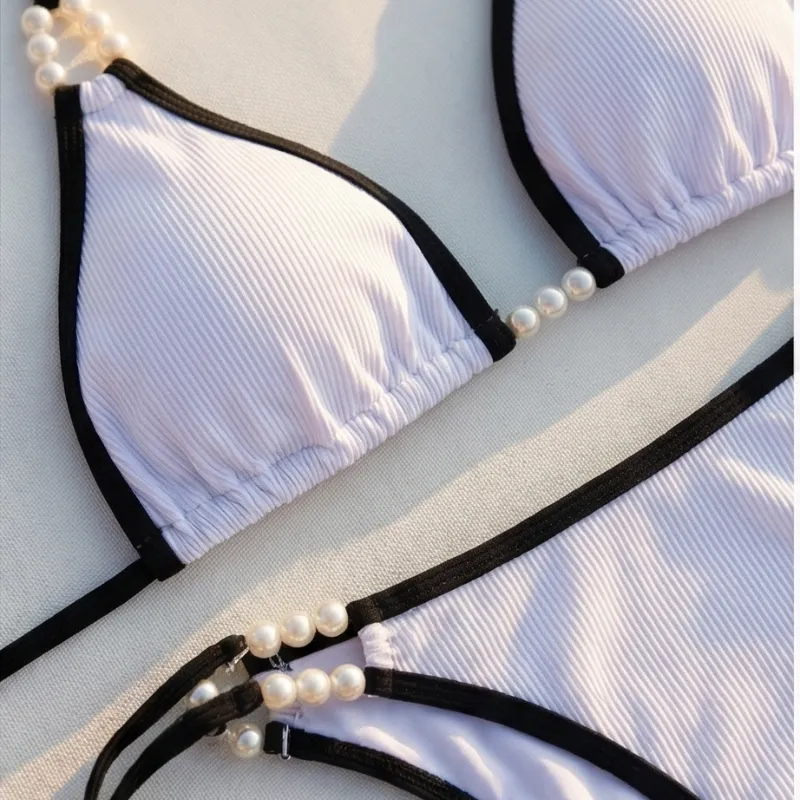 🤍 Bikini blanco con detalles negros