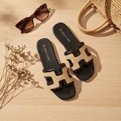Black & Beige Slides 🖤🤍