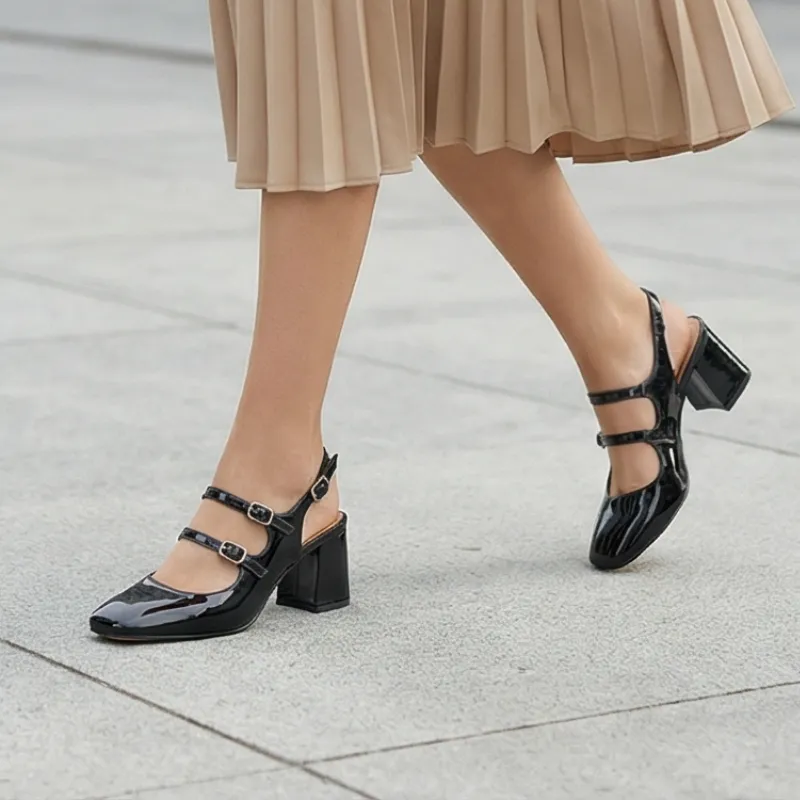 Classic Strap Heels 🖤