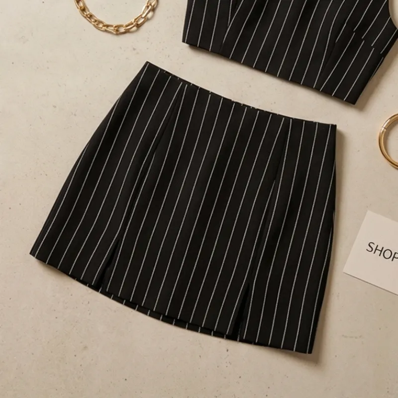 🖤 FALDA RAYAS (H&M)