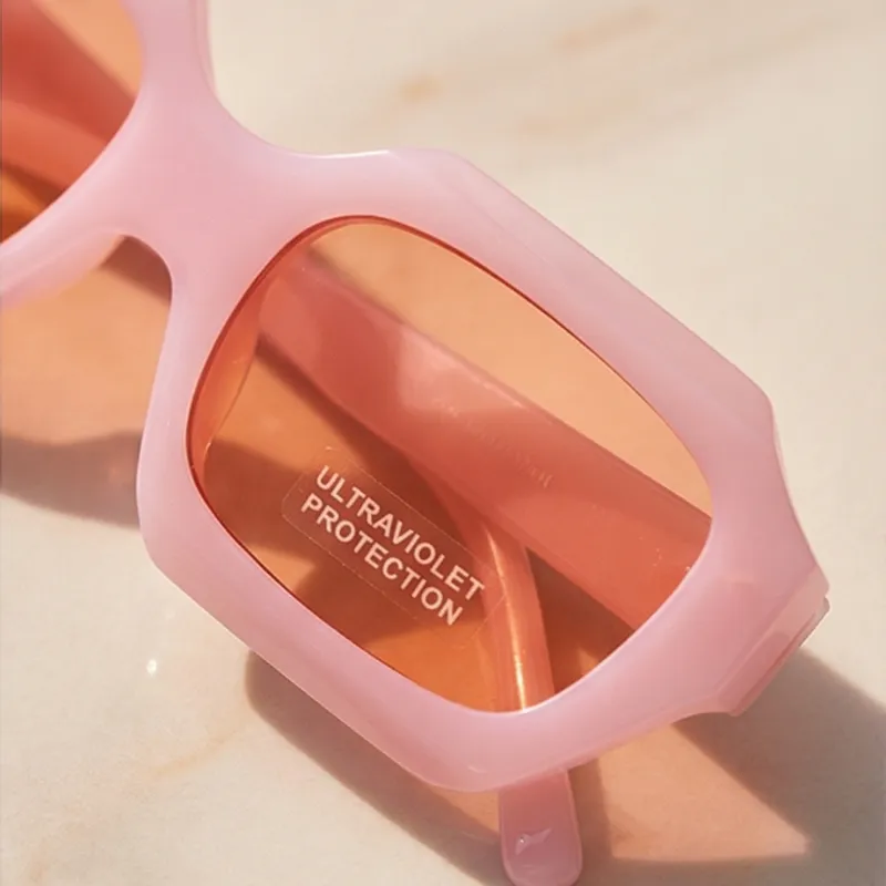 🕶️ LENTES ESTILO CHIC – ROSA CLARO