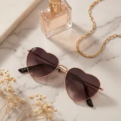 🕶️ LENTES ESTILO LOVE – CORAZÓN