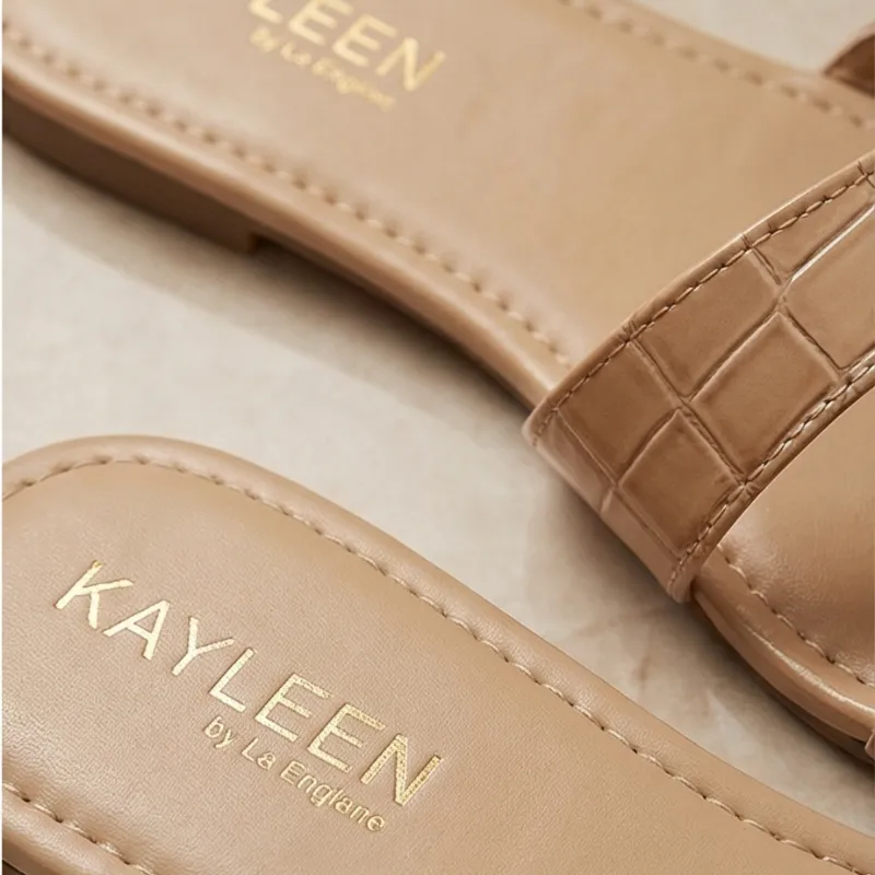 Nude Classic Slides 🤎