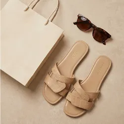 Nude Classic Slides 🤎