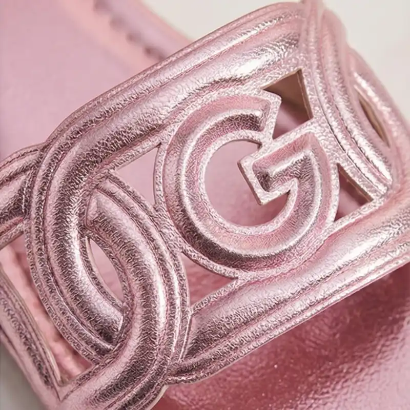 Pink Glam Slides 💕