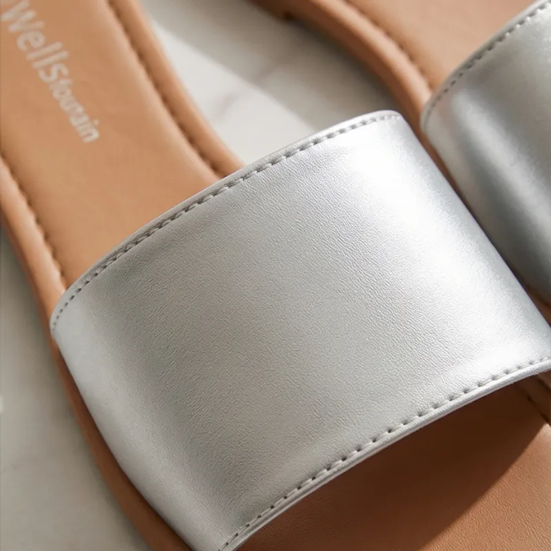 Silver Minimal Slides ✨