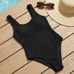 ⚫ Traje de baño negro (entero básico)