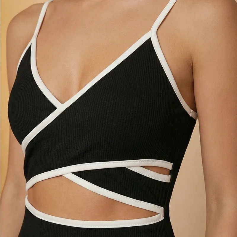 🖤 Vestido negro con detalles blancos