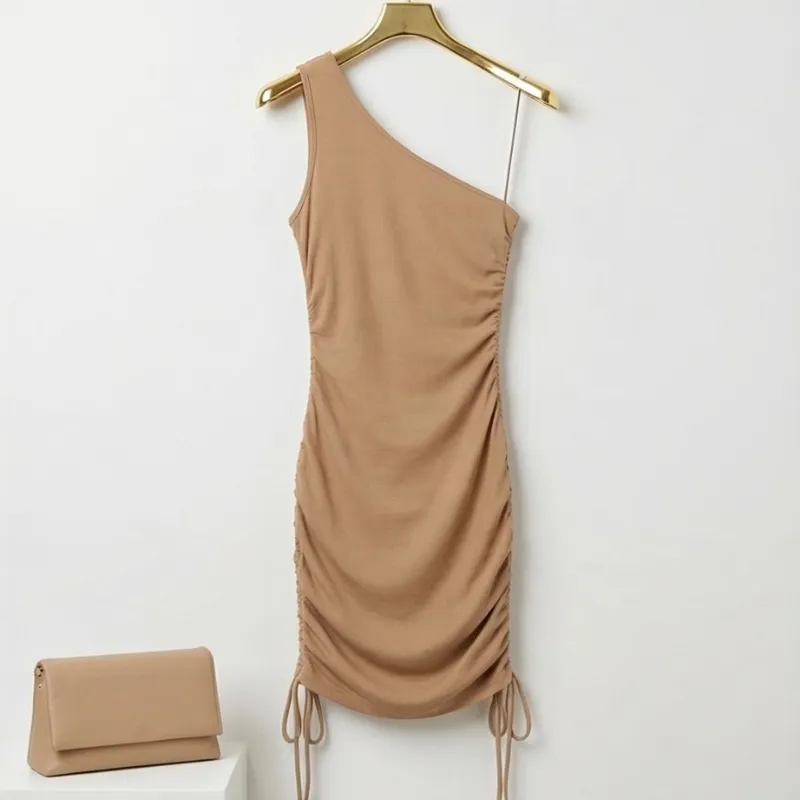 🤎 Vestido nude una manga