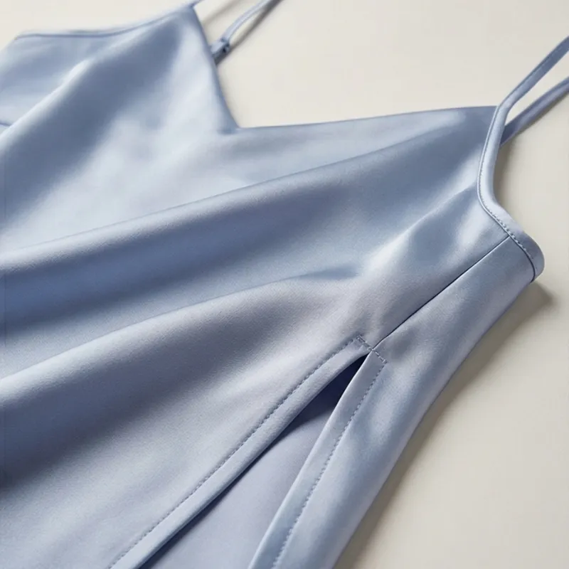 🤍 Vestido satinado azul claro