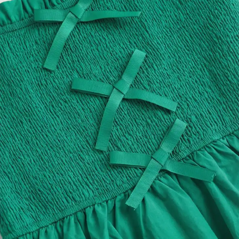 💚 Vestido verde con capas