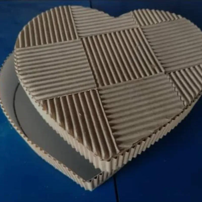 Caja corazón mediana