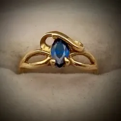 Anillo 10k  Con Almendra en Color Azul Talla 7