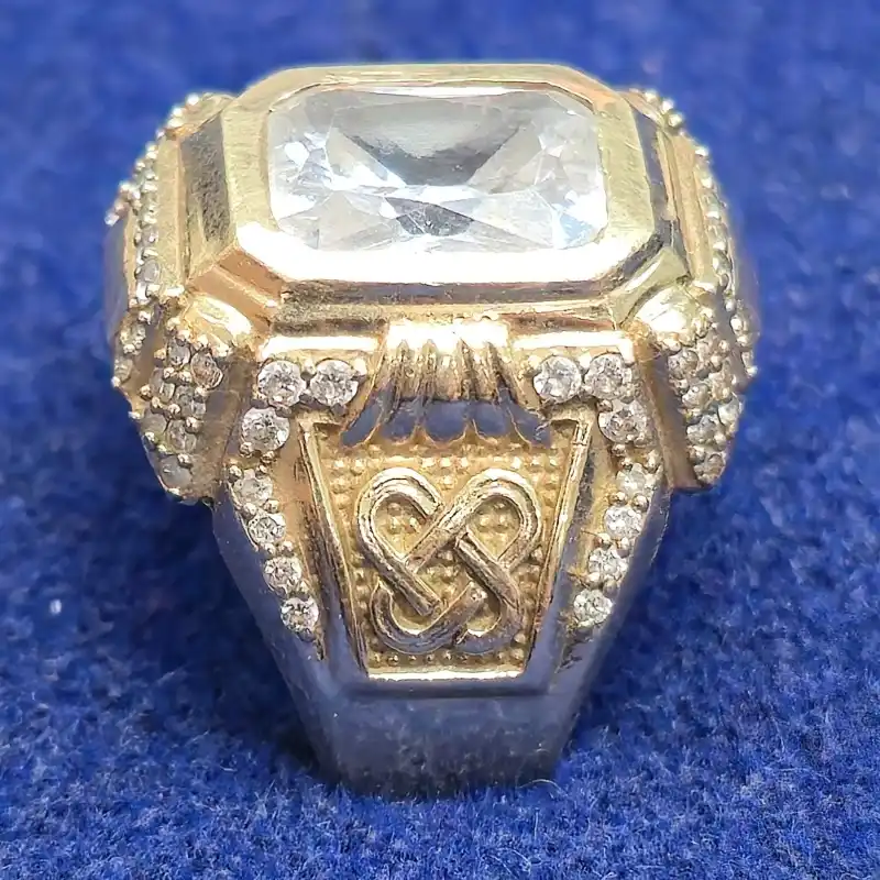 Anillo 10k De piedra Blanca