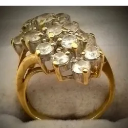 Anillo 10k Estilo Almendra Con Circones Blancos de Joyería talla 7