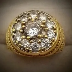 Anillo 10k Estilo Roseta Con Circones Blancos talla 10-1/2