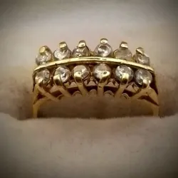Anillo 10k Macizo Clásico Con dos Hileras de Circones Blancos Redondos Talla 5-1/4