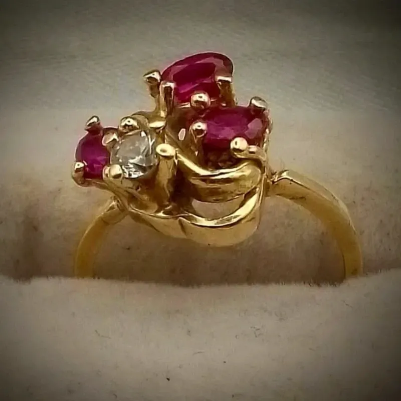 Anillo Exclusivo Circones Rojo y Blanco