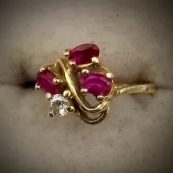 Anillo Exclusivo Circones Rojo y Blanco
