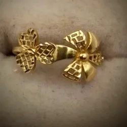 Anillo Original 10k Con flores en Relieve y otra Calada talla 5-1/2
