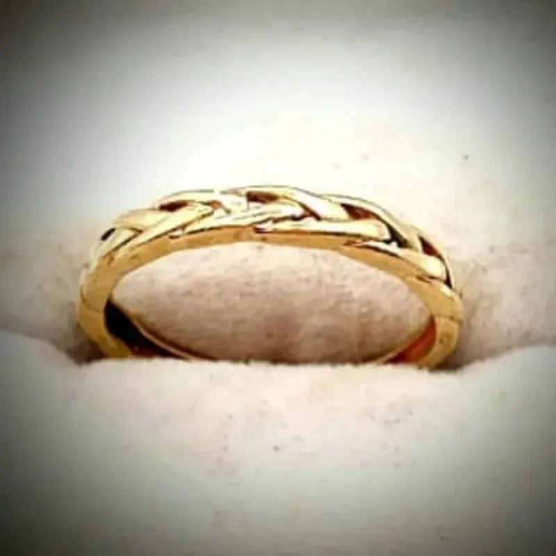 Anillo Original 10K Trenzado Sencillo es talla 7