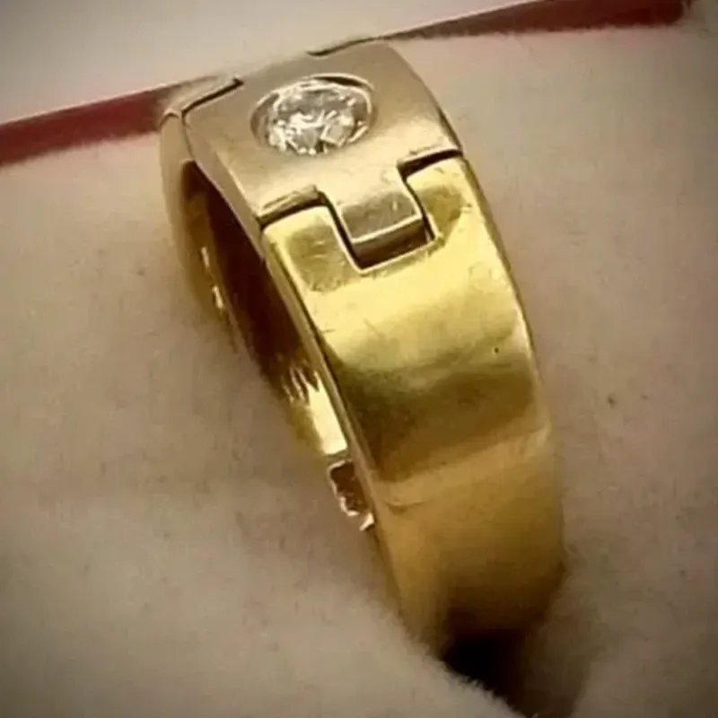 Anillo Original 14K Combinado Oro Blanco y predomina el Oro Amarillo Estilo Alianza con brillante 0.15 ct es talla 4