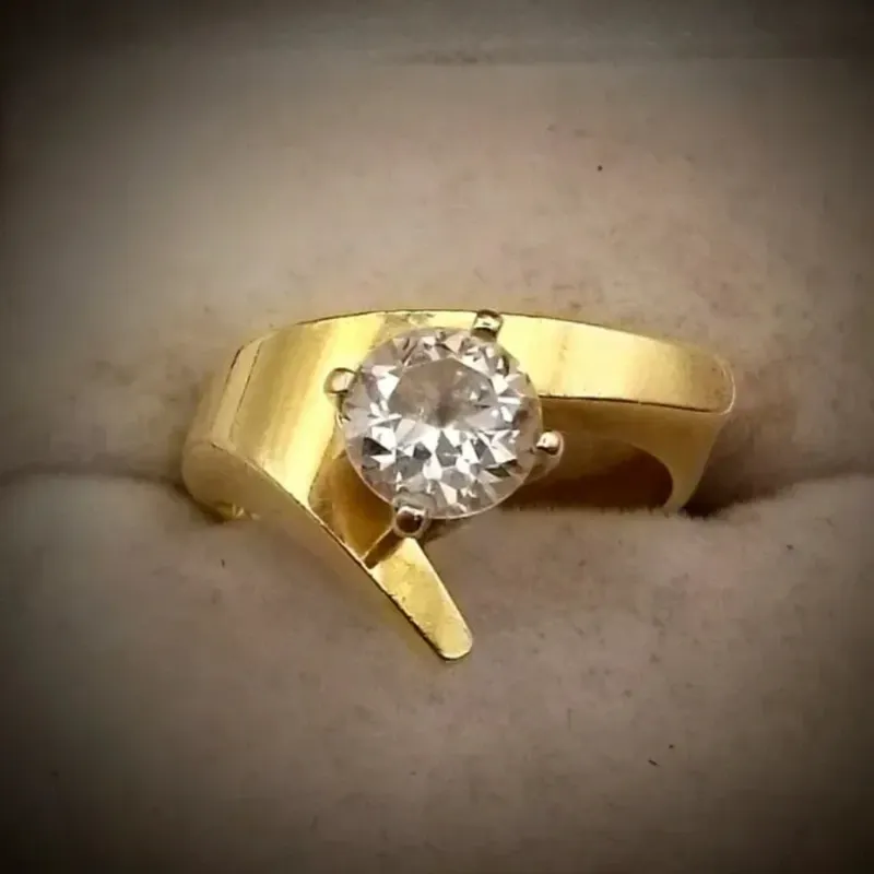 Anillo Original 14K Compromiso Una Sola Pieza Macizo Exclusivo es talla 6 y medio