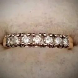 Anillo Original 14K Con Brillantes es talla 8
